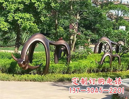 台州玻璃钢动物雕塑公园草坪的美丽装饰
