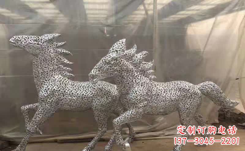 台州不锈钢马雕塑精美而又富有动感