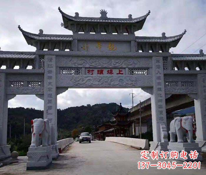 台州村庄三门五楼石雕牌坊