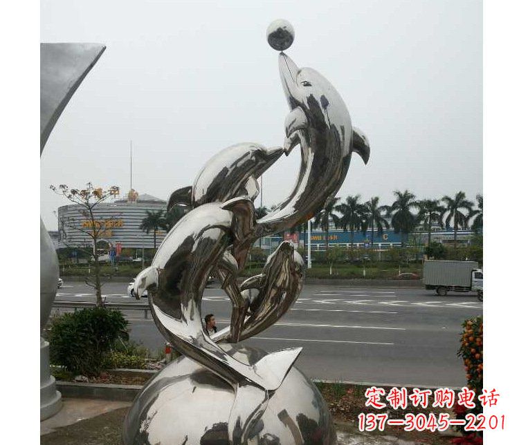 台州海豚雕塑多功能不锈钢跳跃玩球