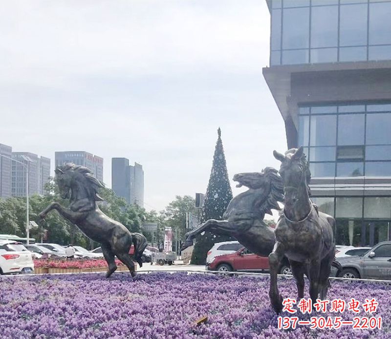 台州广场动物奔跑的马铜雕