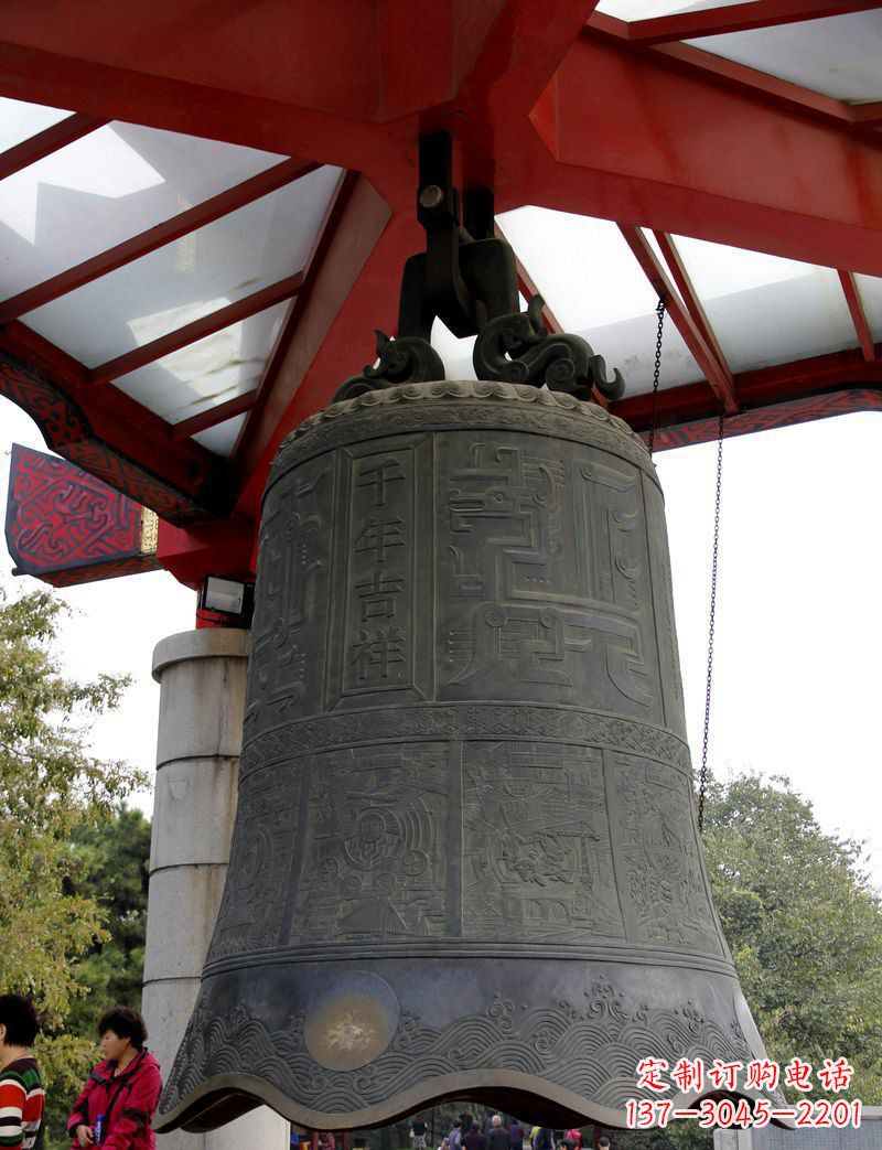 台州中领雕塑：千年吉祥铜钟雕塑