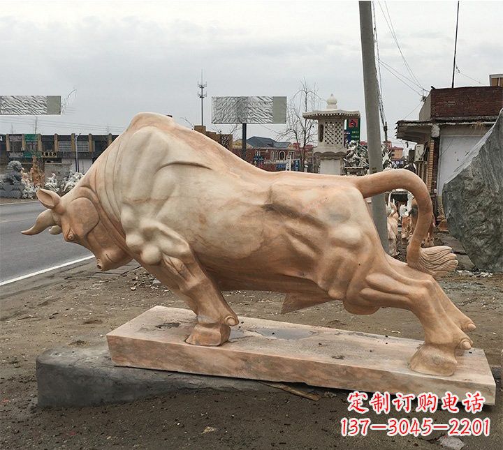 台州广场晚霞红牛雕塑