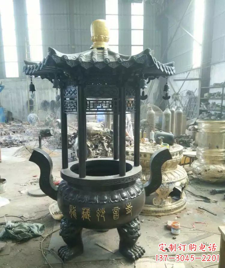 台州寺庙圆香炉铜雕 (2)